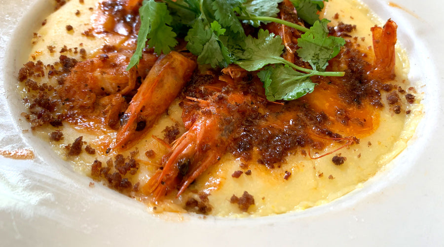 Sémola De Queso Con Camarones Y Tocino BBQ